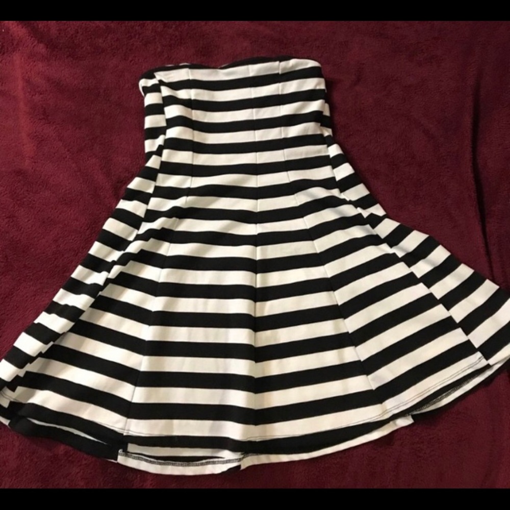 Strapless black and white dress size L